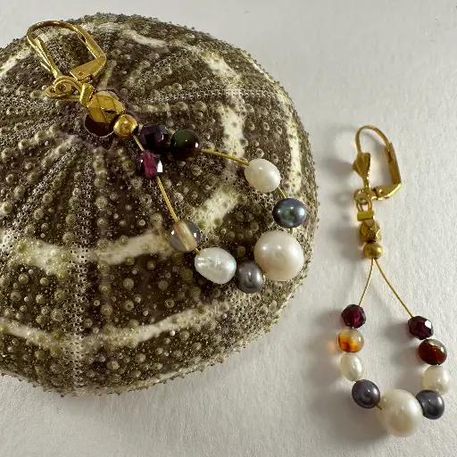 Boucle câble gouttes perles et pierres fines 