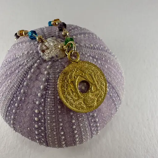 Gourmette 5cts trouée et perles multicolores plaqué or   