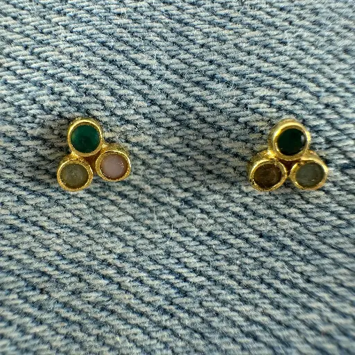 [AR00047] Puce d'oreille Sol 3 pierres A O OR